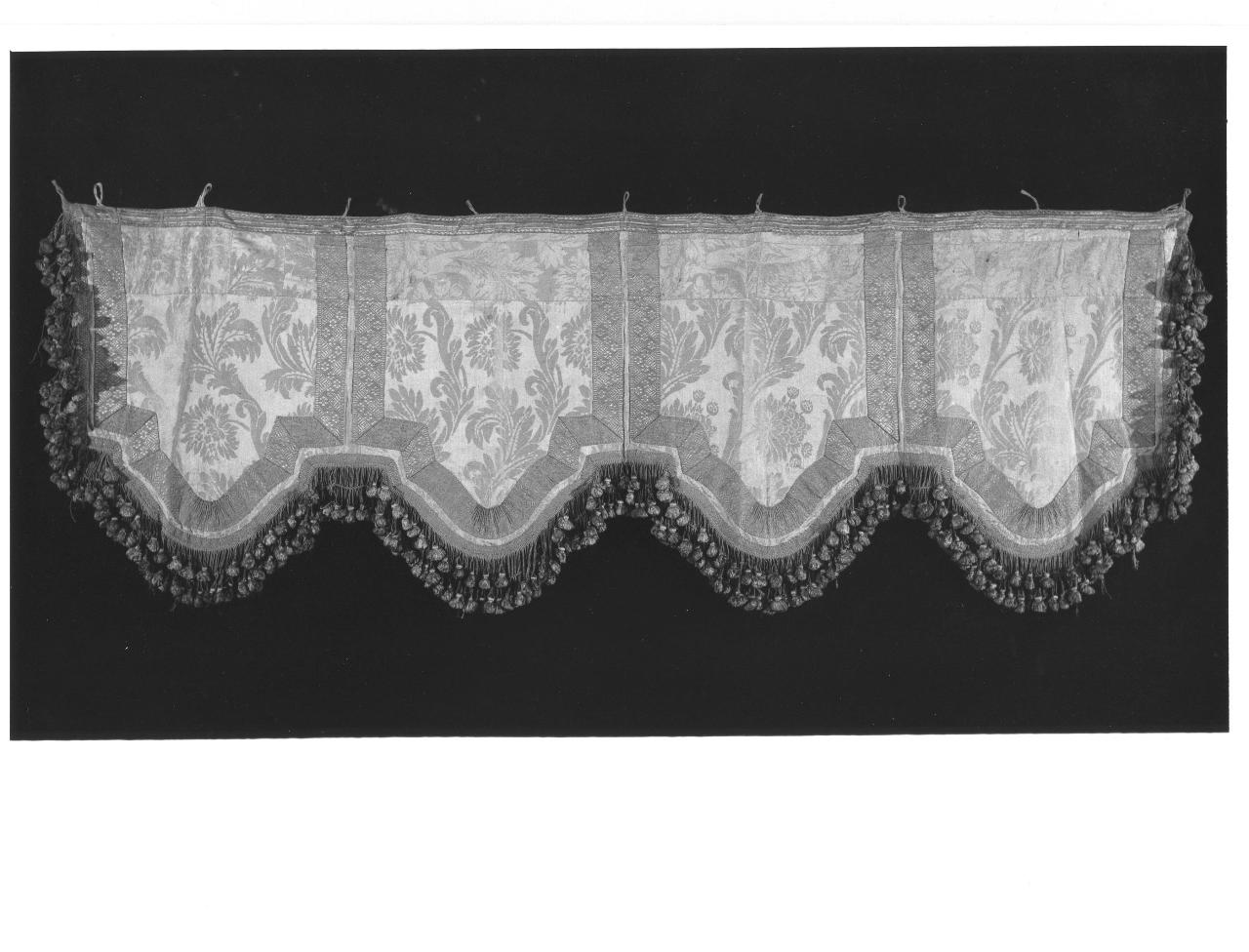 soggetto assente (drappellone di baldacchino, insieme) - manifattura Italia centrale (secc. XVII/ XVIII)