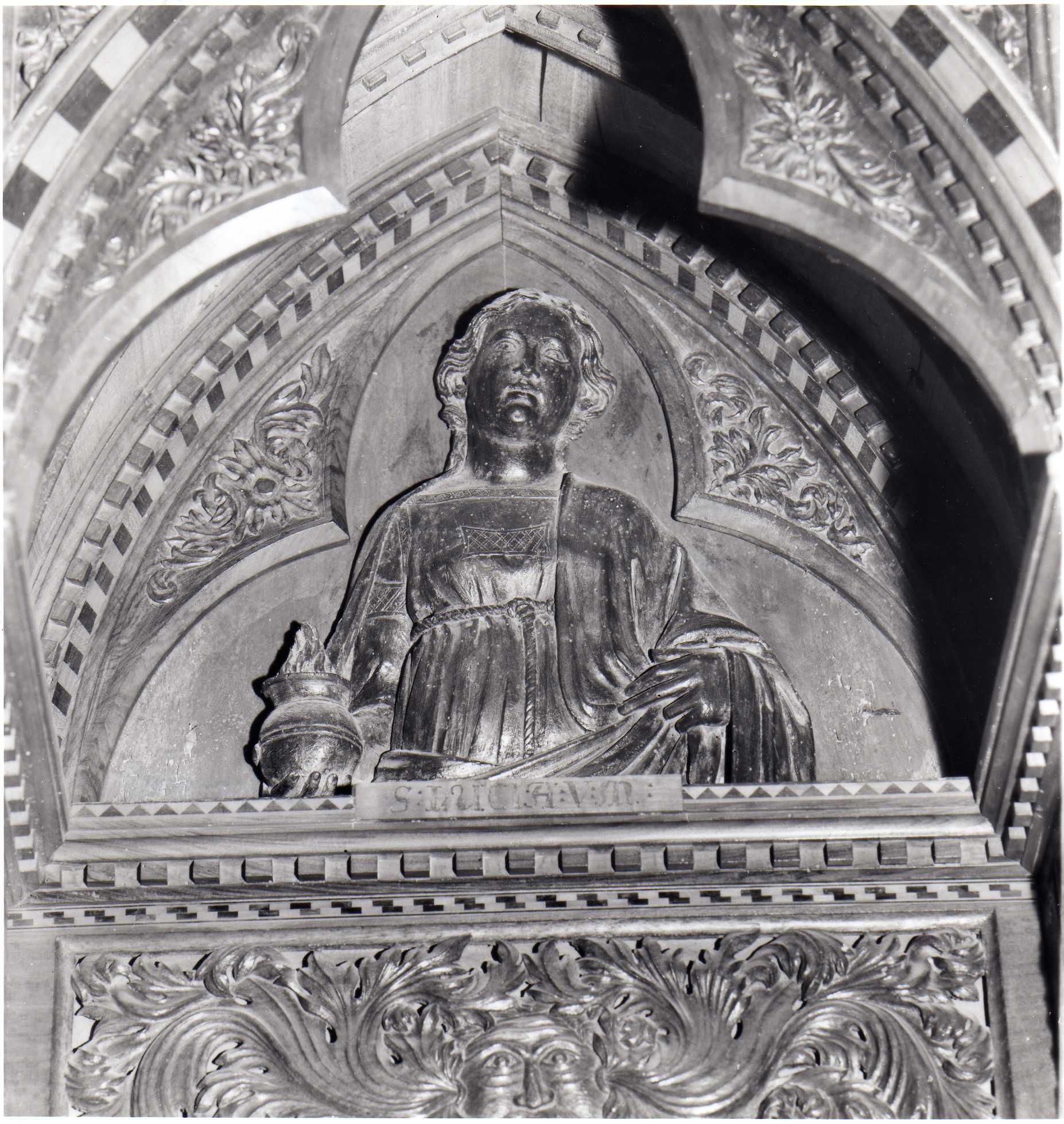 Santa Lucia Vergine e Martire (scultura - altorilievo, complesso decorativo) - ambito dell'Italia centrale (metà XIV)