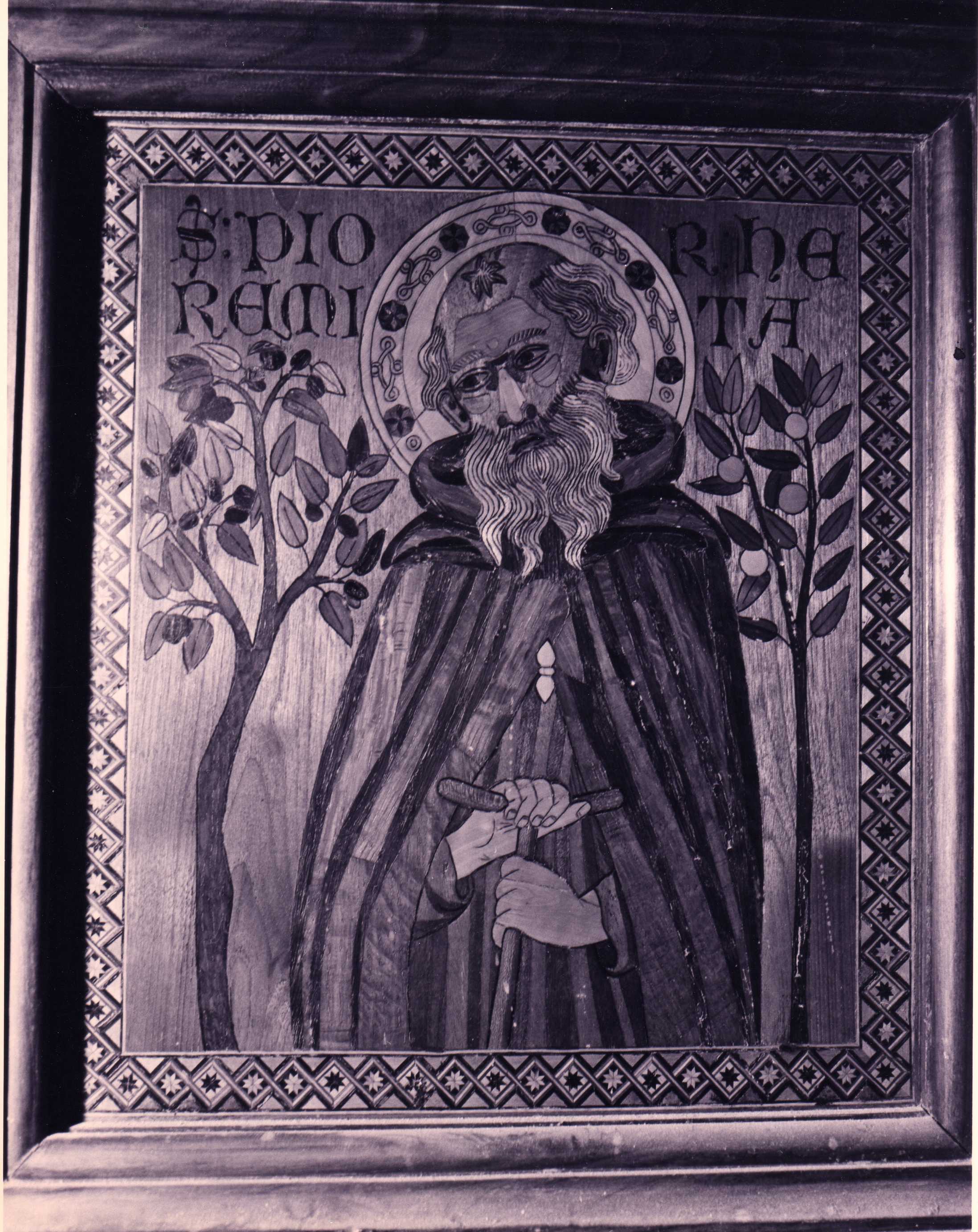 San Pior Eremita, Figura maschile (decorazione a intarsio, complesso decorativo) - ambito senese (metà XIV)