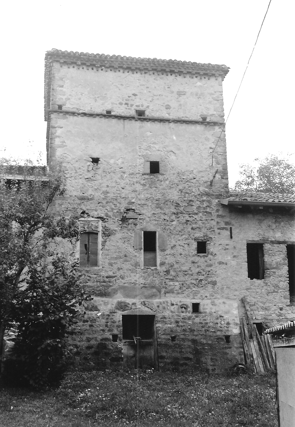 Casa Landini (casa-torre, rurale) - Castelnovo ne' Monti (RE)  (sec. XVI)