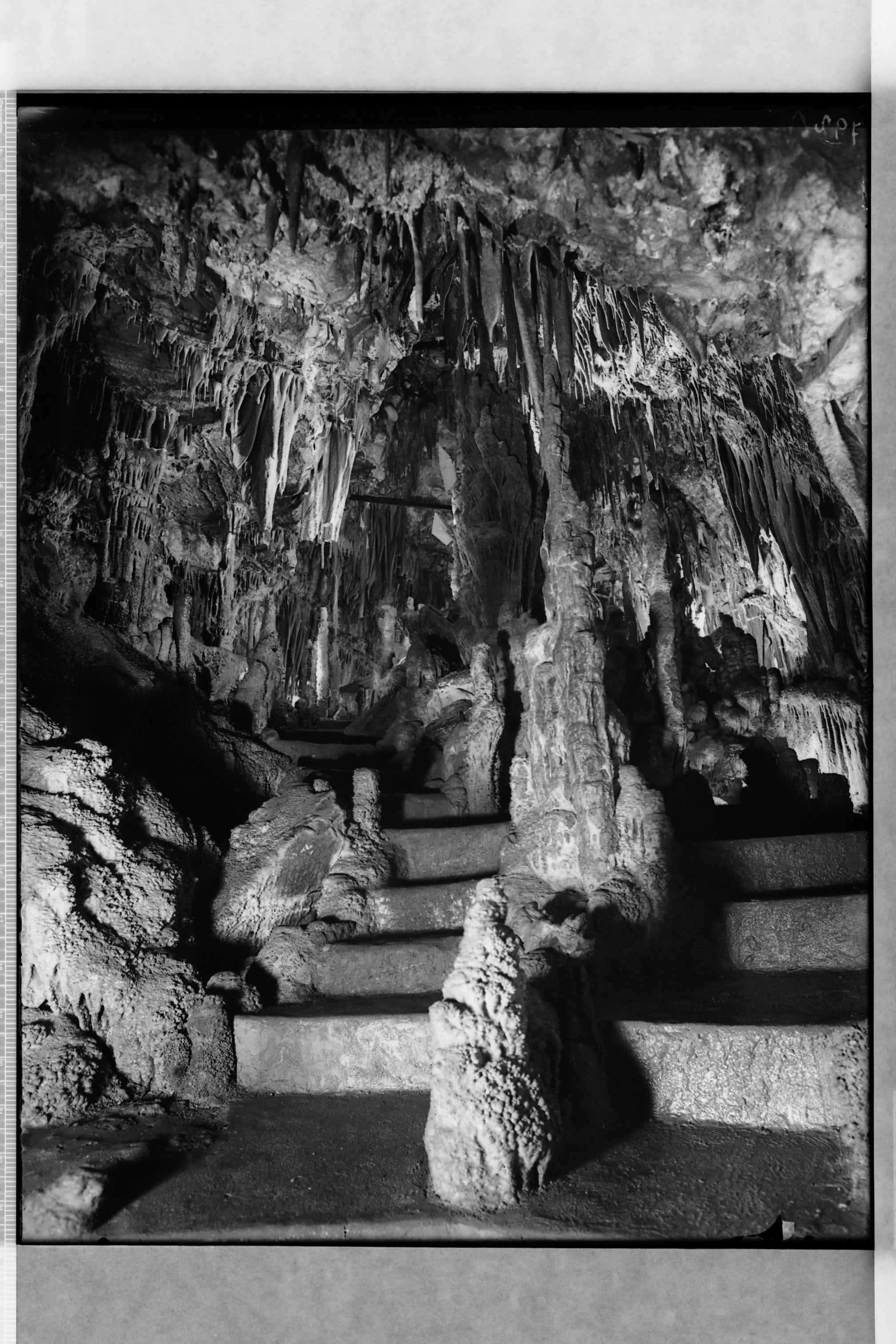 Putignano (BA) - Grotta naturale (negativo) di Ceccato, A (secondo quarto XX)