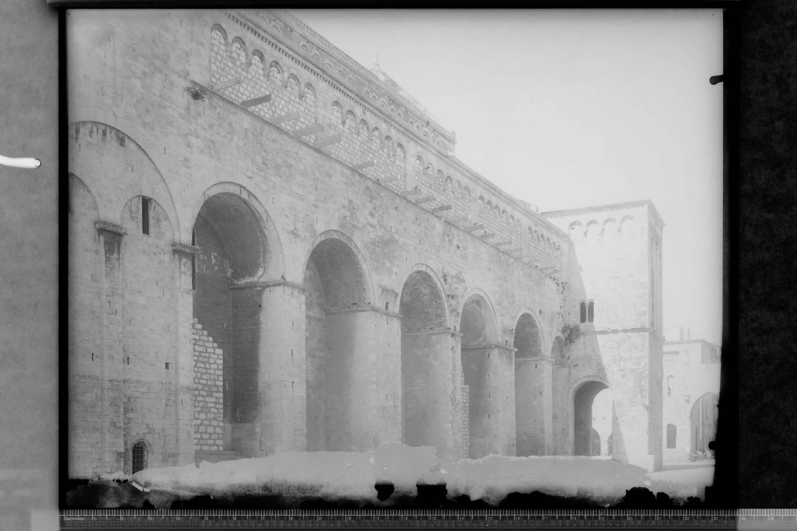 Bari - Basilica di San Nicola (negativo) di Cinquepalmi, S (secondo quarto XX)