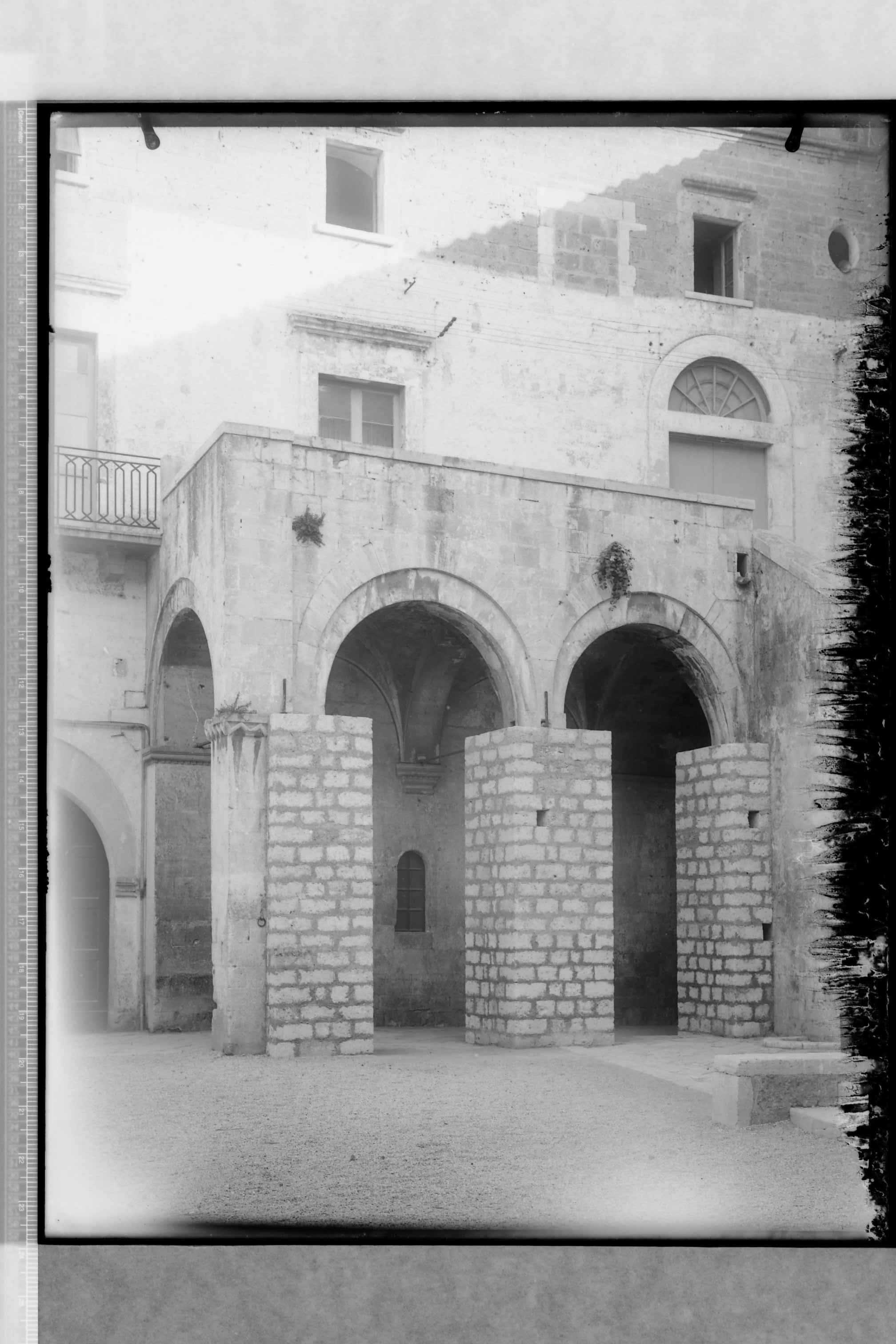 Bari - Castello Svevo (negativo) di Cinquepalmi, S (secondo quarto XX)
