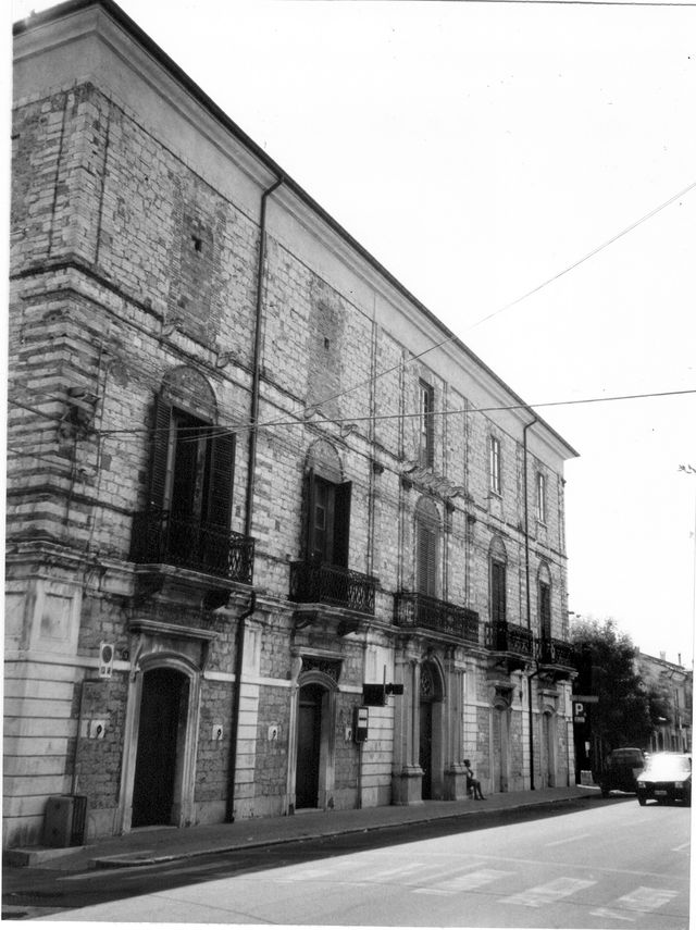 Palazzo Iasenza-Vardaro (palazzo, gentilizio, plurifamiliare) - Casacalenda (CB) 