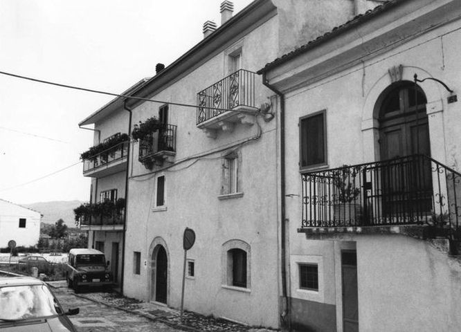 Palazzo Pallotto (palazzo, plurifamiliare) - Montenero Val Cocchiara (IS) 
