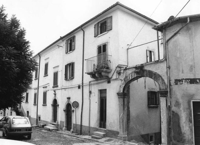 Palazzo Gigliotti-Savelli (palazzina, bifamiliare) - Montenero Val Cocchiara (IS) 