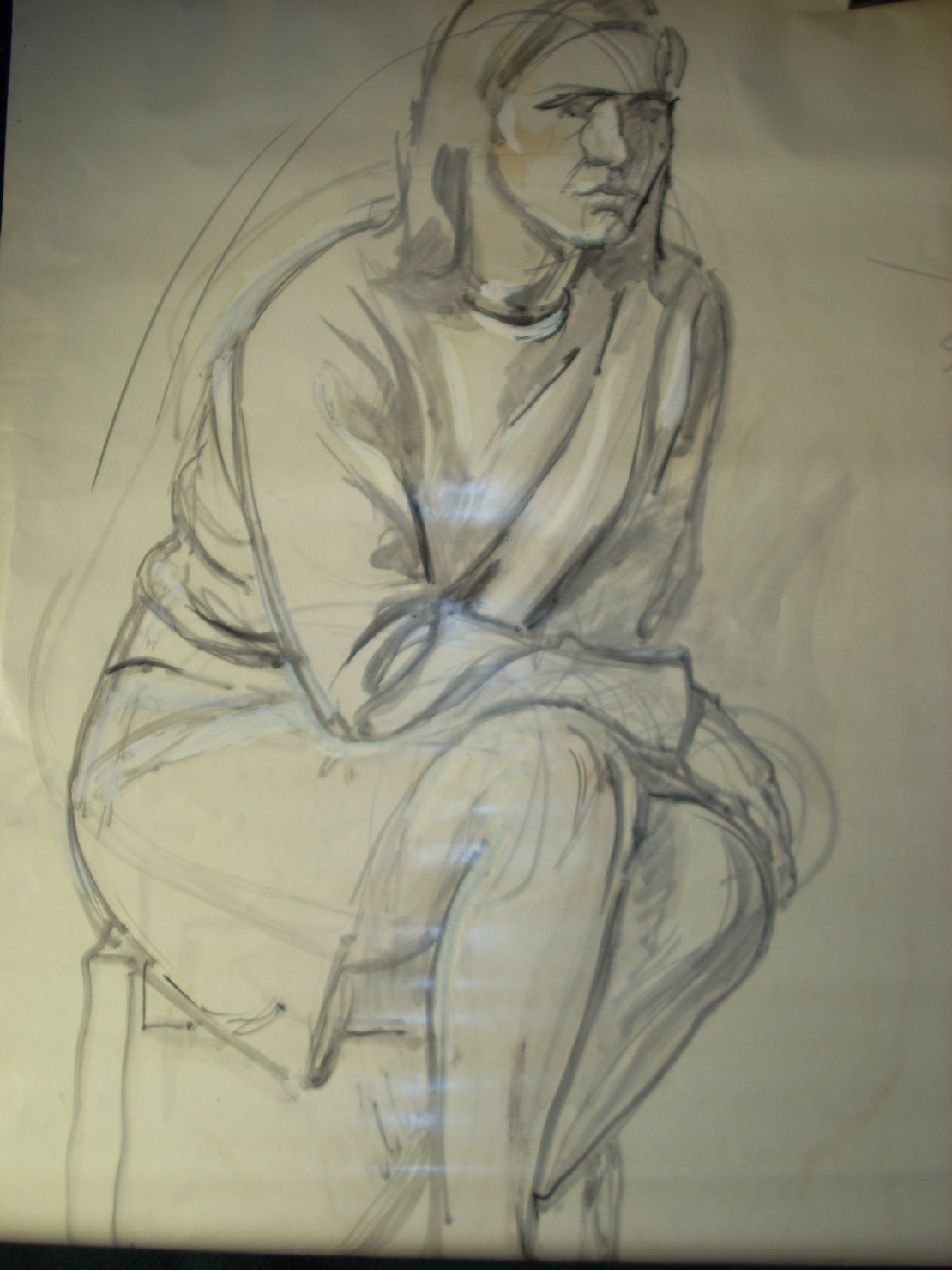 Schizzo in grigio 11, figura femminile seduta (disegno) di Ciamarra Elena (sec. XX)