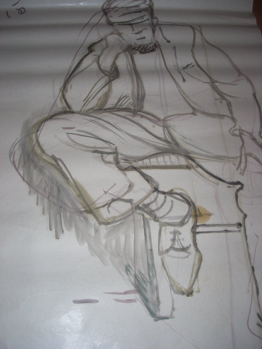 Schizzo di uomo in nero 5, figura maschile seduta (disegno) di Ciamarra Elena (sec. XX)