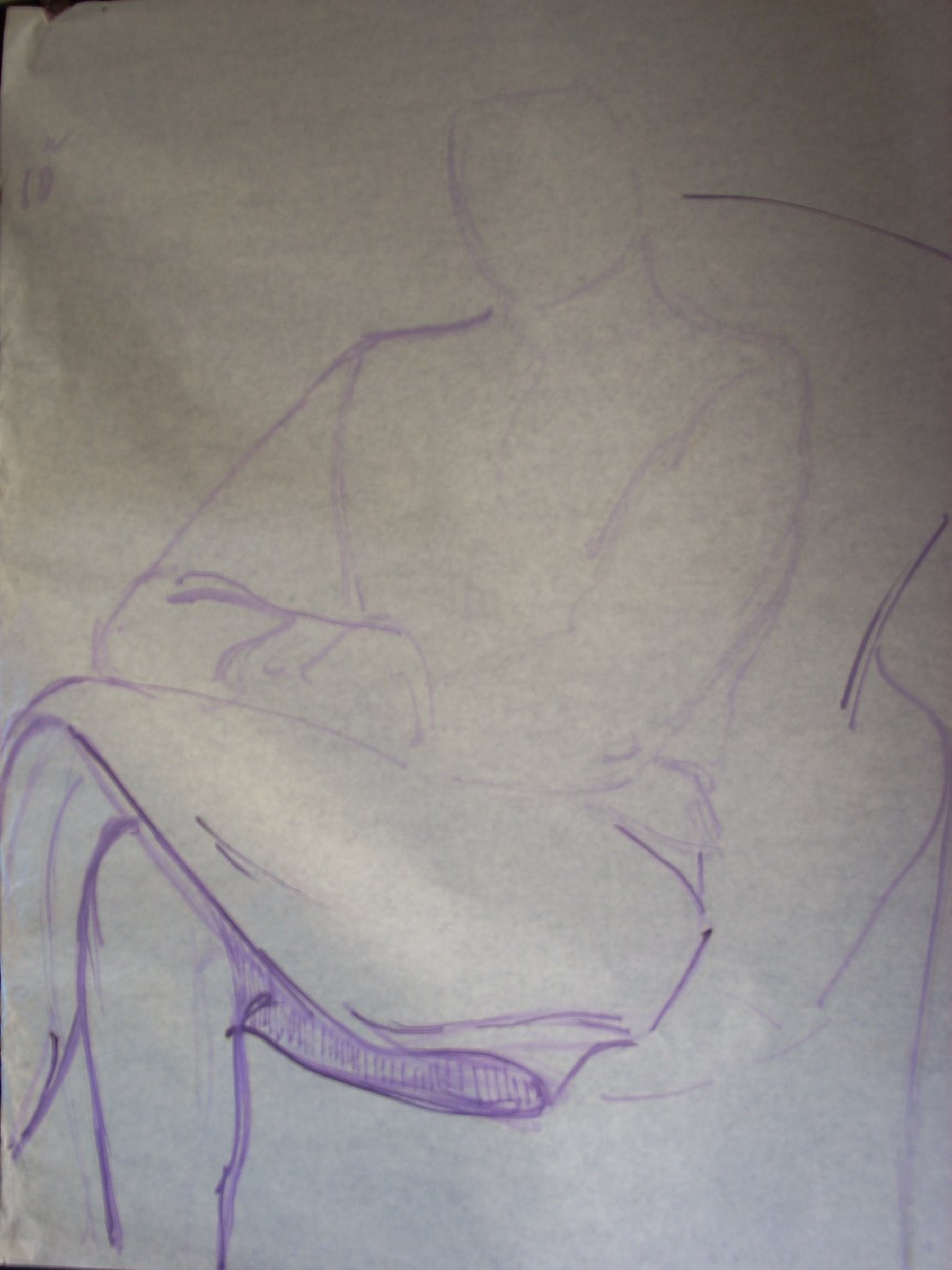 Particolare di gambe in viola, figura femminile seduta (disegno) di Ciamarra Elena (sec. XX)