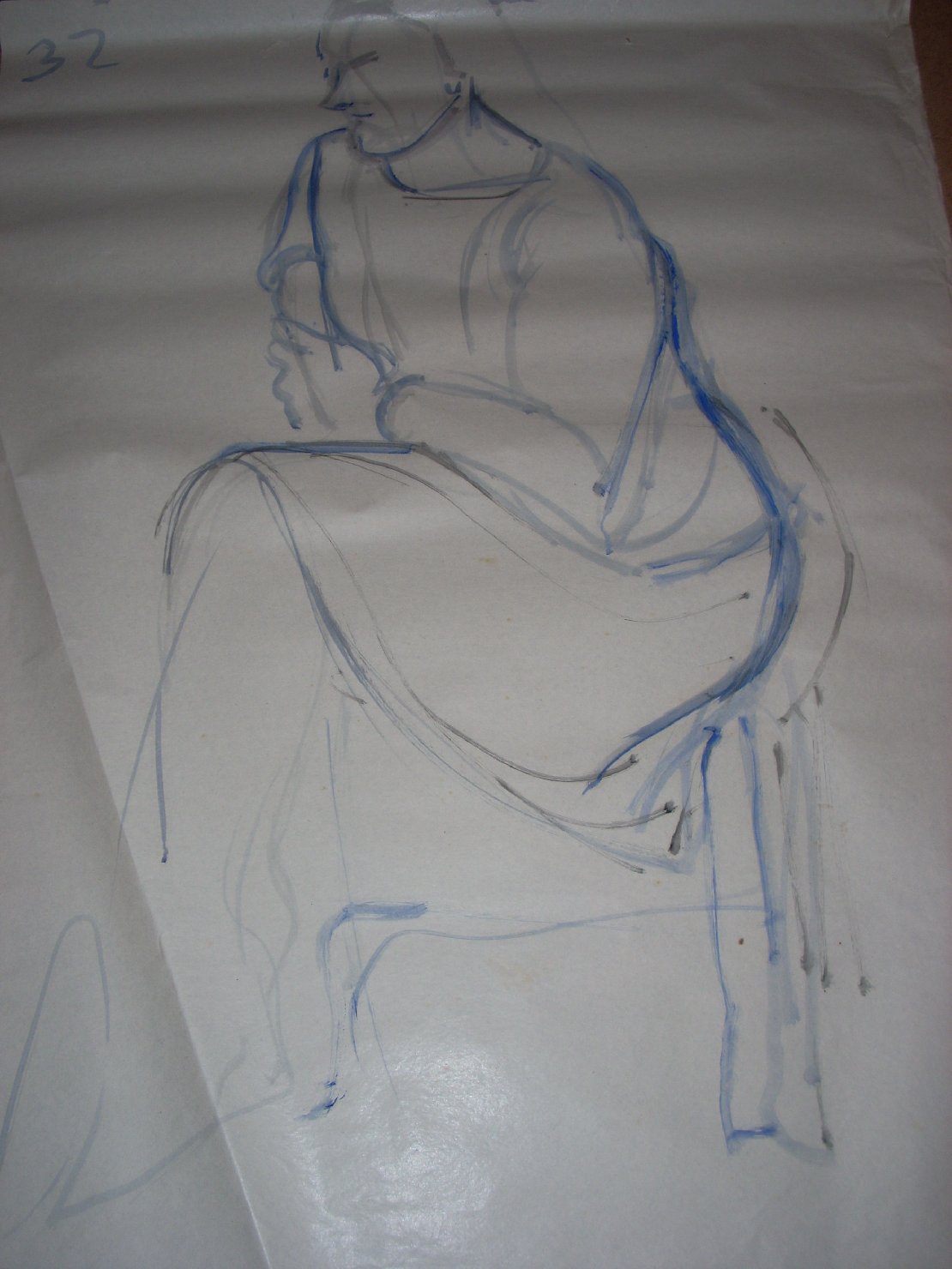 Schizzo di donna seduta in blu d'oltremare, figura femminile seduta (disegno) di Ciamarra Elena (sec. XX)