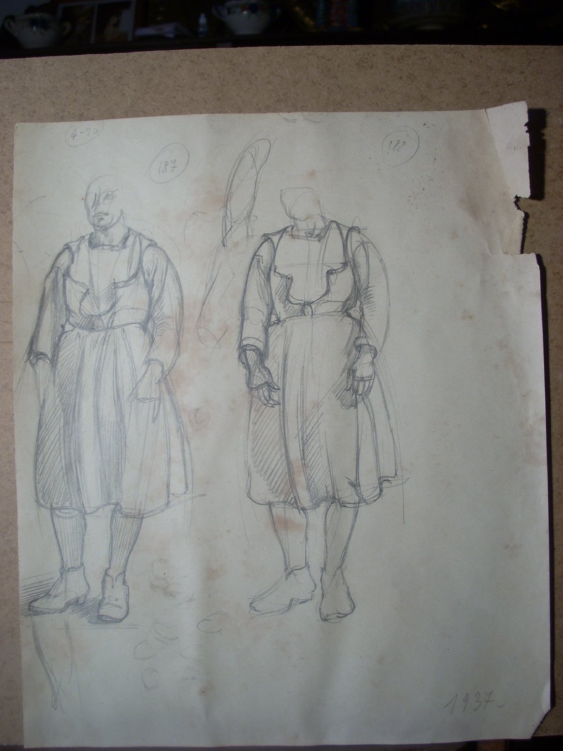 Schizzi vari di Assunta 181, figura femminile (disegno) di Ciamarra Elena (sec. XX)