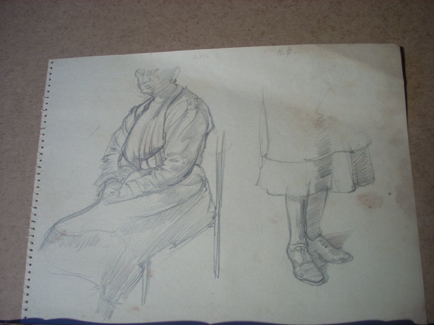 Schizzi vari di Assunta 85, figura femminile seduta (disegno) di Ciamarra Elena (sec. XX)