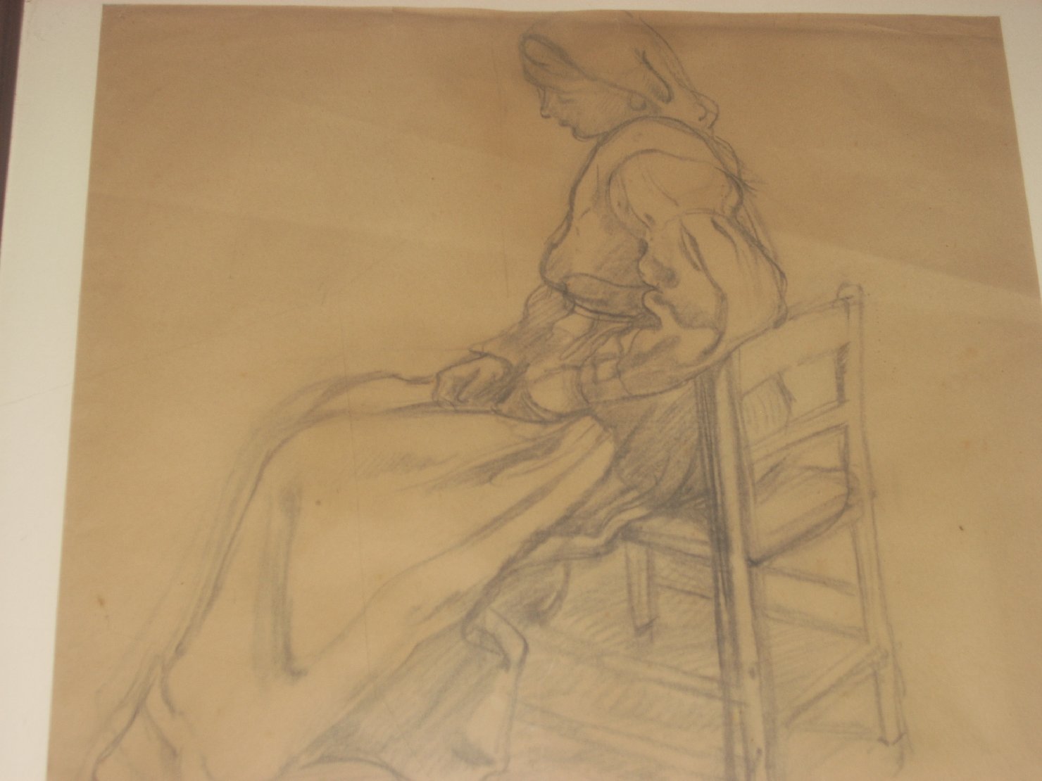 Contadina seduta, figura femminile seduta (disegno) di Ciamarra Elena (sec. XX)