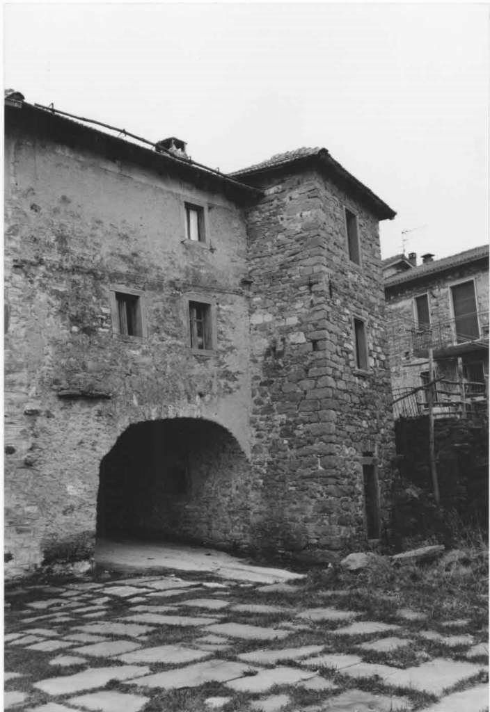 Casa di via Giuseppe Bacchieri 28 (casa in linea) - Monchio delle Corti (PR)  (sec. XVI, metà)