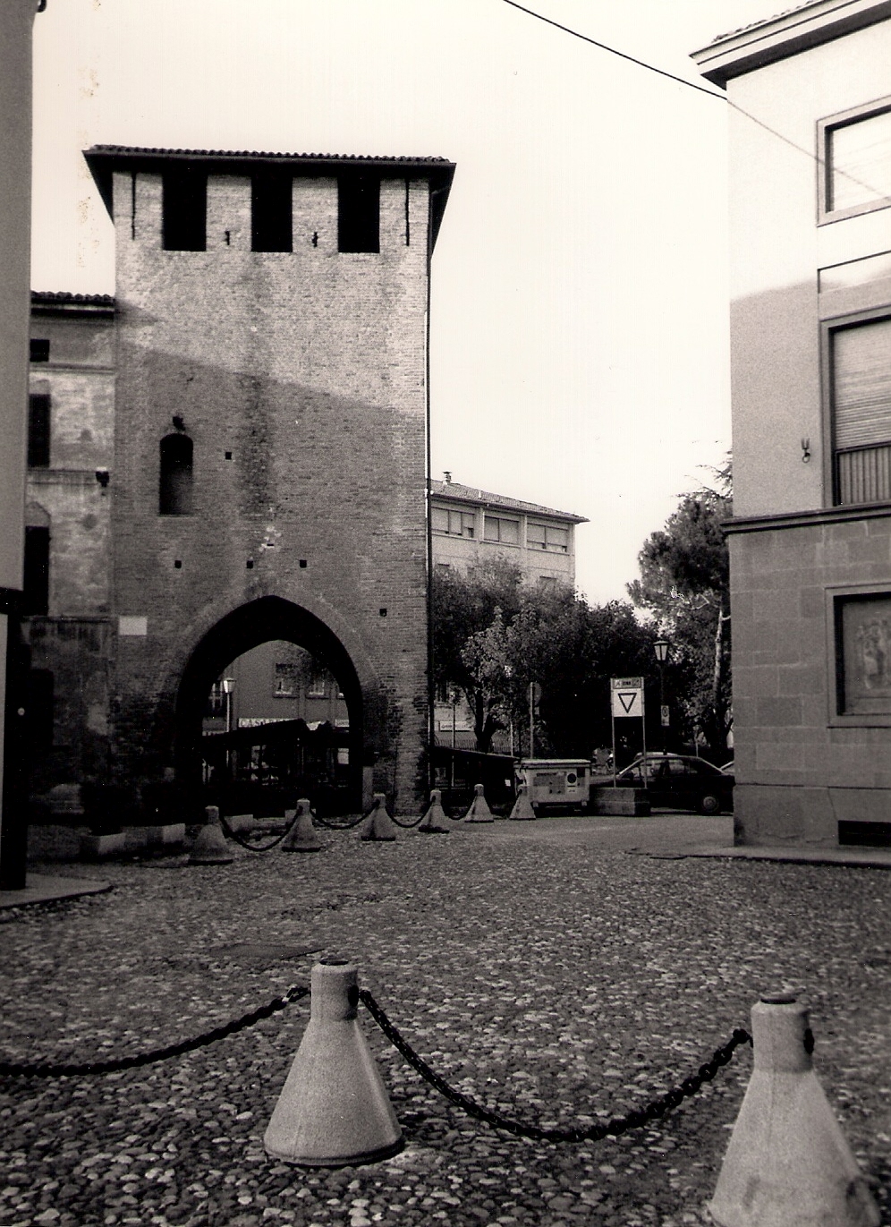 Porta sullo Stirone o Porta S. Donnino (porta-torre) - Fidenza (PR) 