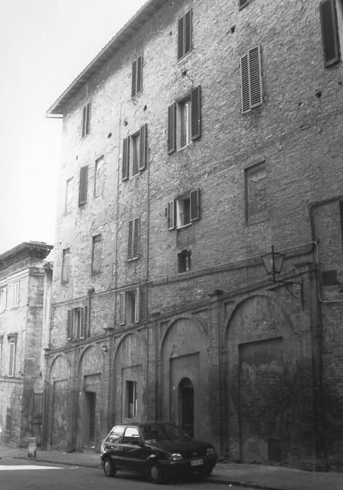 Palazzo in via Lucherini (palazzo) - Siena (SI)  (XVII, fine)