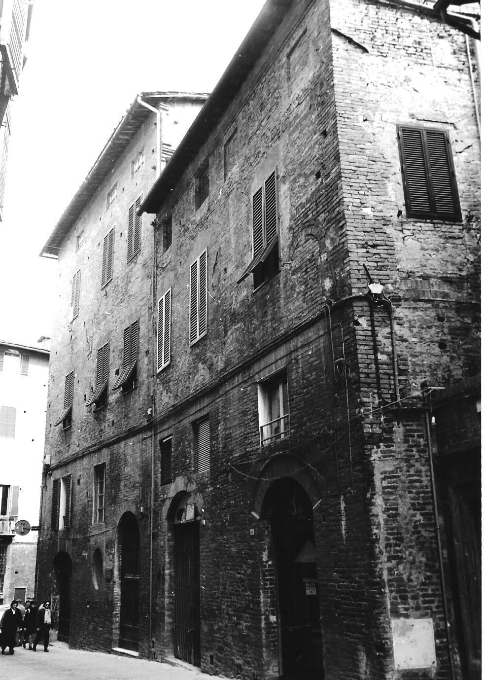 Casa di origine medievale (casa) - Siena (SI) 