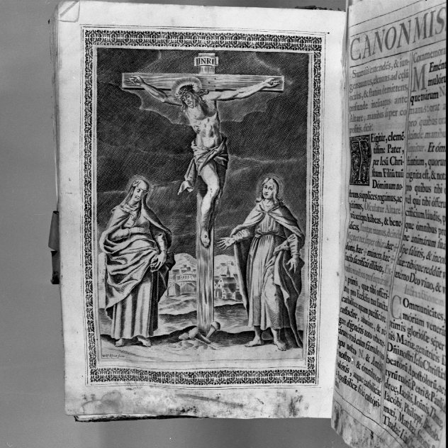 Cristo crocifisso con la Madonna e San Giovanni Evangelista (stampa) - ambito veneziano (sec. XVII)