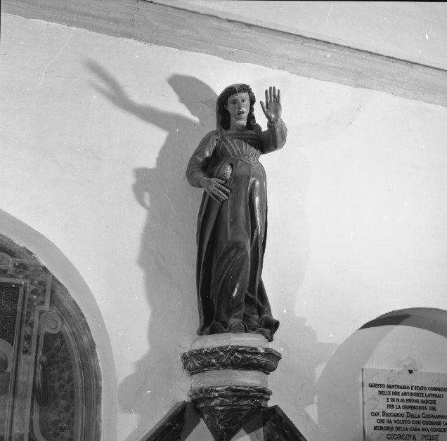 Miracolo della Madonna, figura femminile (statua) - bottega toscana (Sec. XVII)