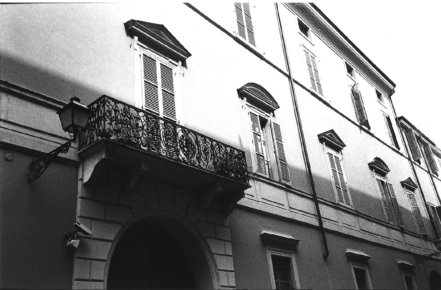 Palazzo Lusignani (palazzo) - Parma (PR)  (sec. XIX)
