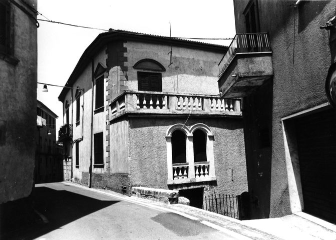 Palazzo De Iorio (palazzo, gentilizio) - Fornelli (IS) 