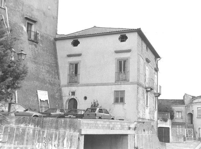 Casa Santilli (casa, a blocco, bifamiliare) - Sesto Campano (IS) 