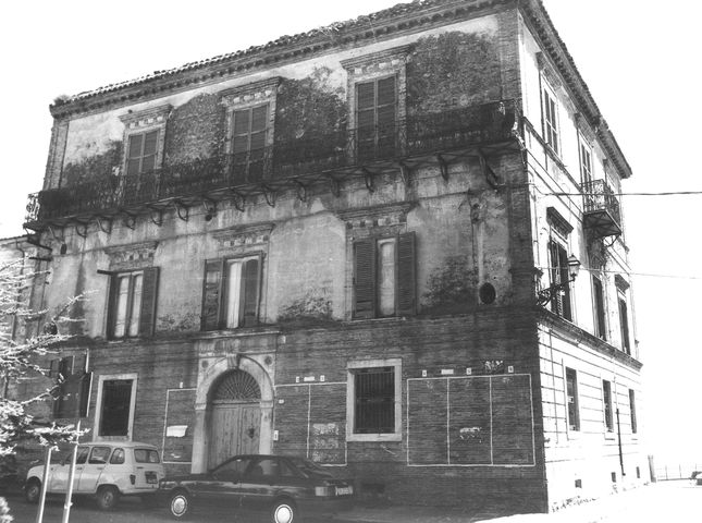 Palazzo Celli-Galasso (palazzo, gentilizio, bifamiliare) - Guglionesi (CB) 