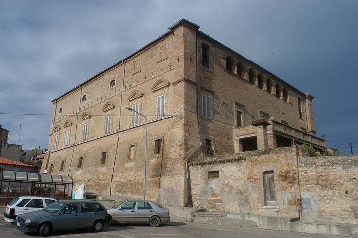 Palazzo Tanasso (palazzo, gentilizio, bifamiliare) - Portocannone (CB) 