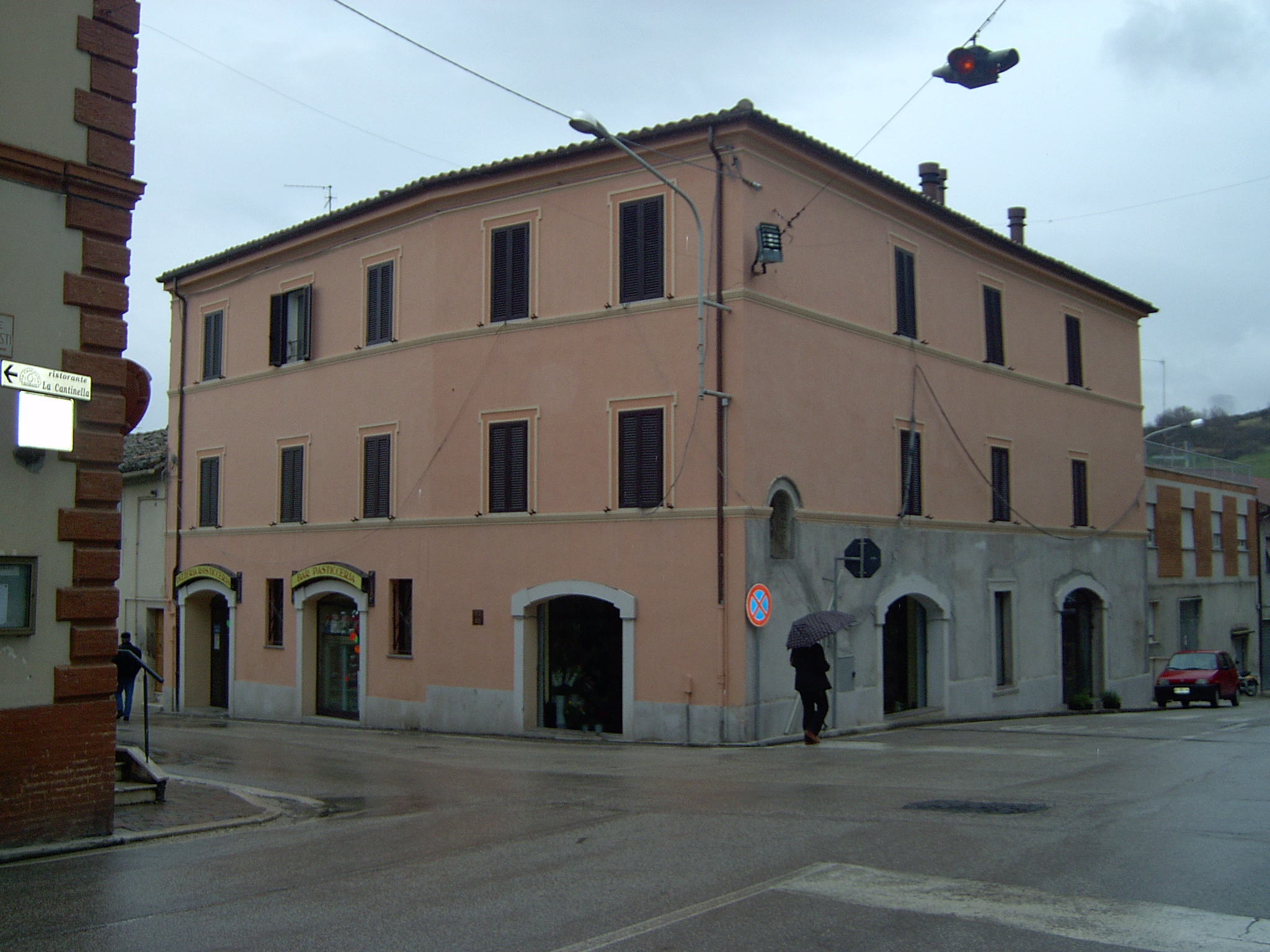 Palazzo di appartamenti (palazzo, di appartamenti) - Esanatoglia (MC) 