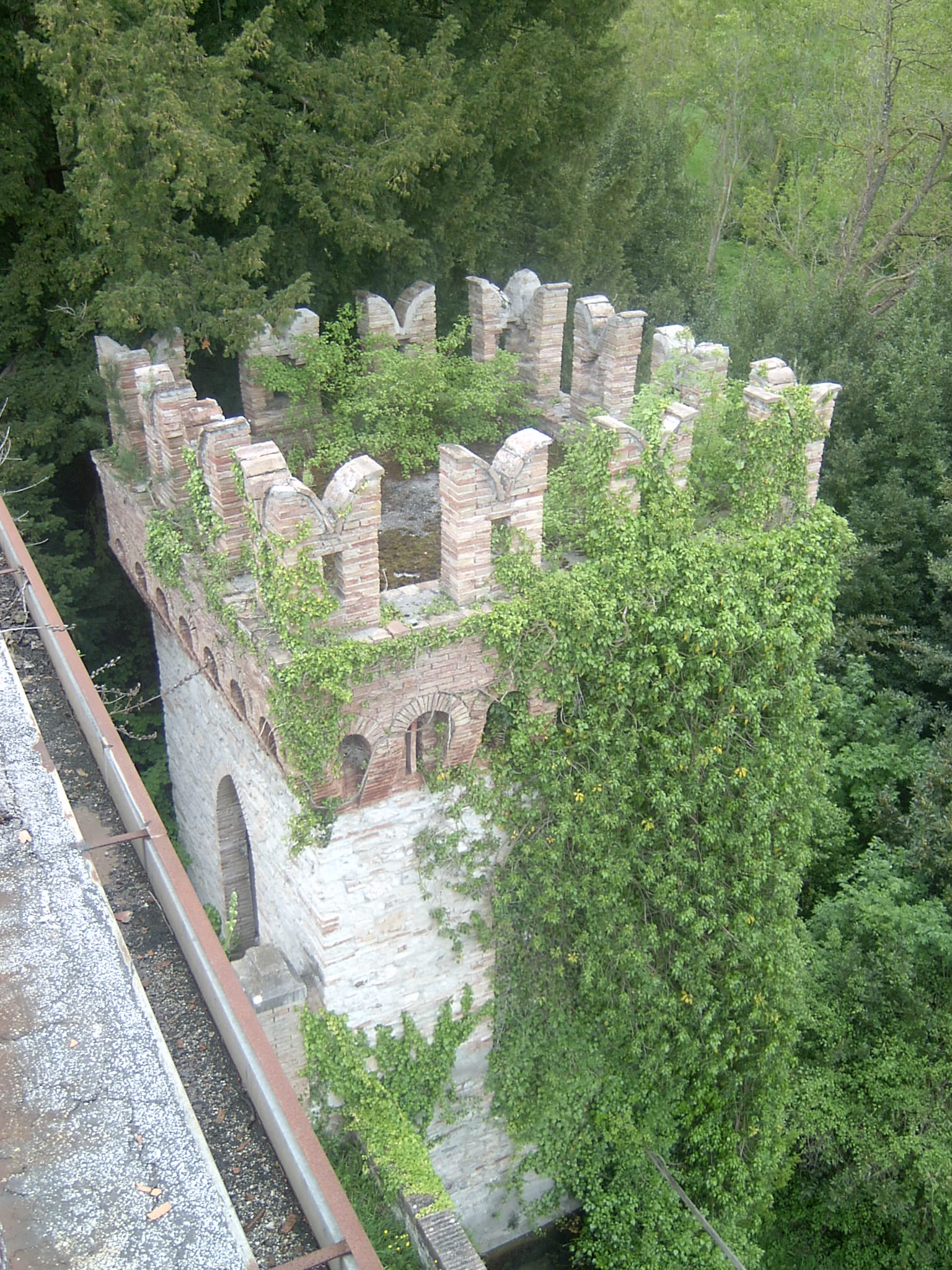 Torre di Villa Le Macere (torre, edificio di servizio annesso alla residenza) - Matelica (MC) 