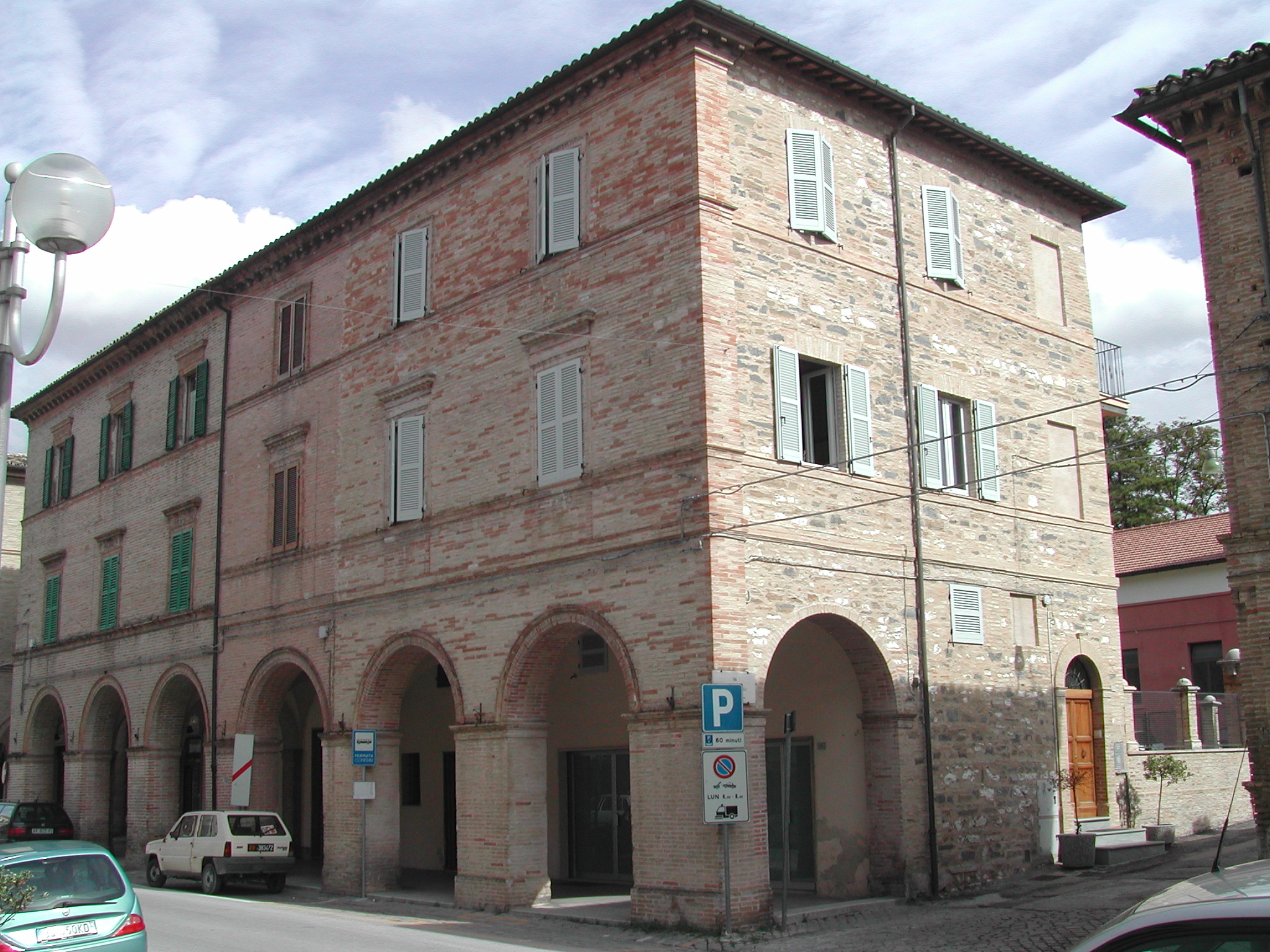 Casa a schiera (casa a schiera, porticata) - San Severino Marche (MC) 