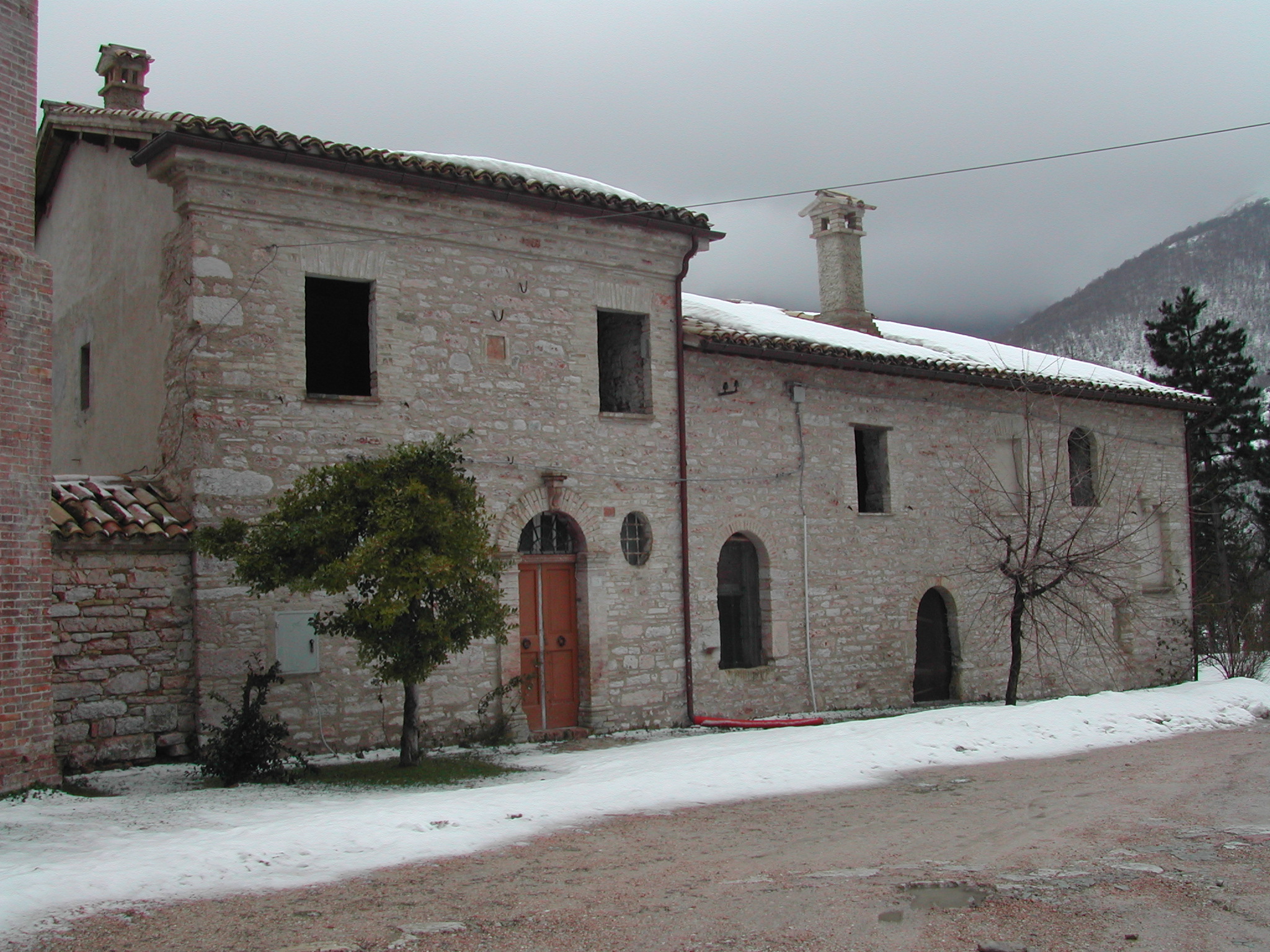 Casa canonica della Chiesa di S. Paolo (casa canonica) - Fiastra (MC) 