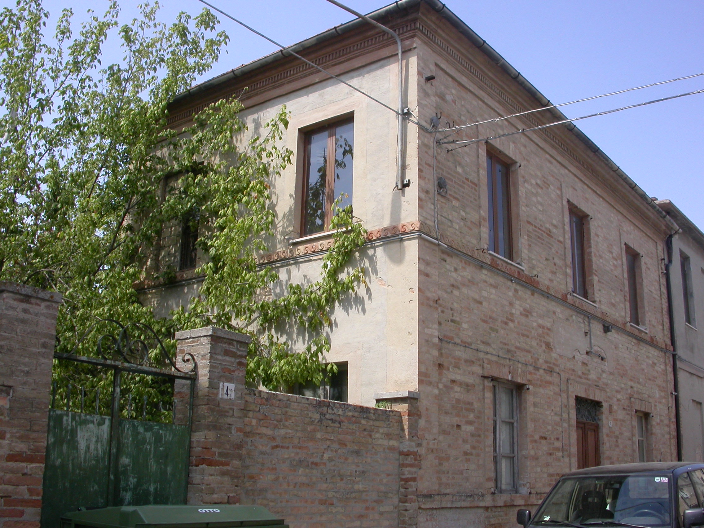 Casa in viale Verdi (casa a blocco) - Carassai (AP) 