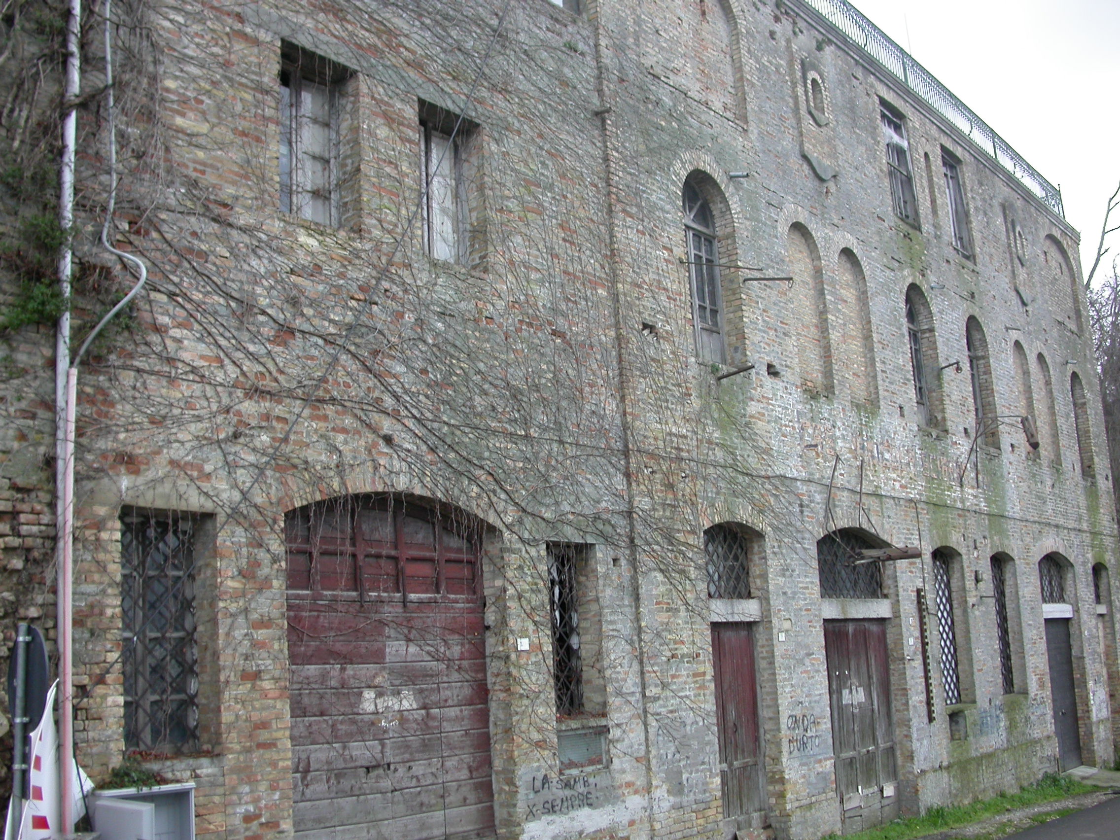 Casa vinicola Sciarra (vinificio) - Acquaviva Picena (AP) 