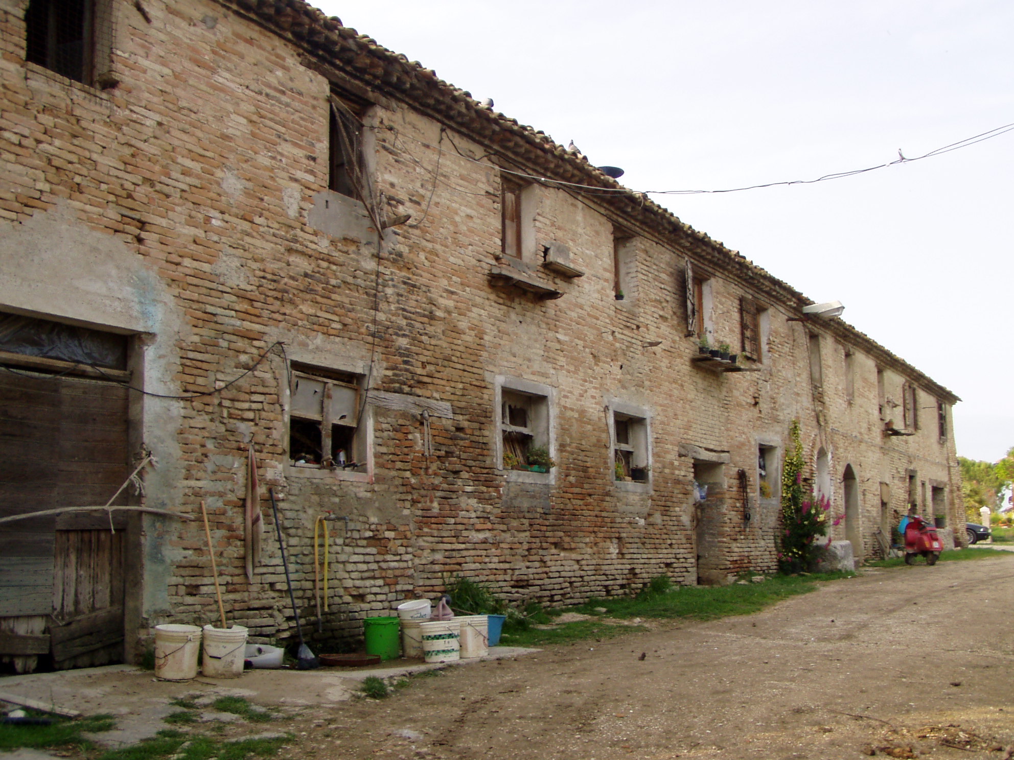 Casa Temellini (casa colonica) - Serrungarina (PU) 