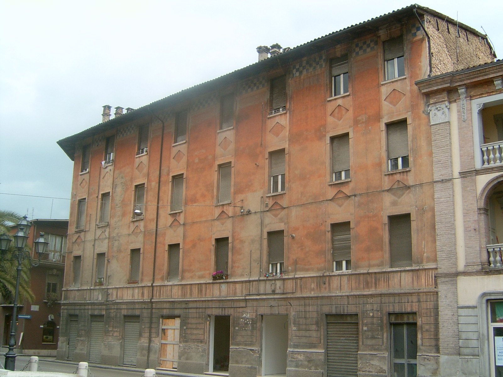 Palazzo di appartamenti (palazzo, di appartamenti) - Porto San Giorgio (AP) 
