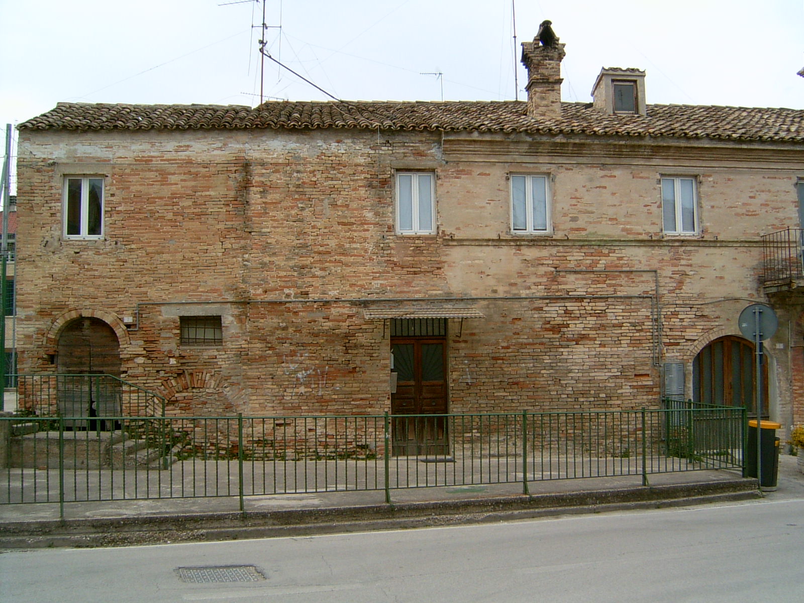 Canonica della Chiesa di S. Maria degli Angeli (casa canonica) - Fermo (AP) 