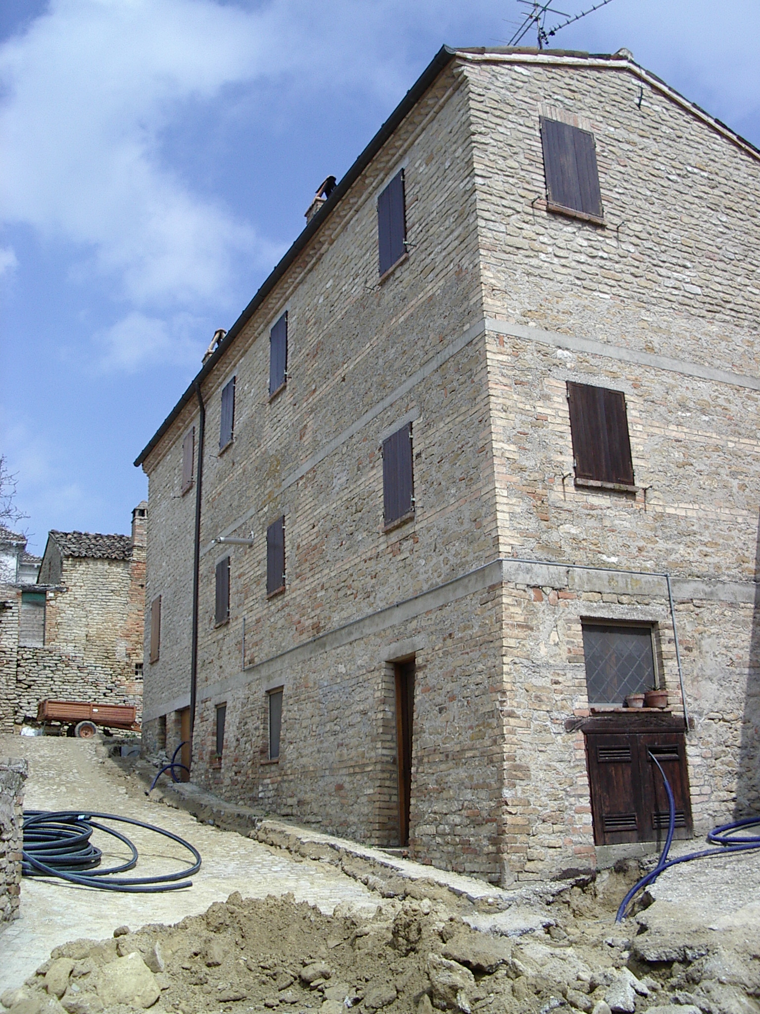 Casa fortificata (casa fortificata) - Smerillo (AP) 