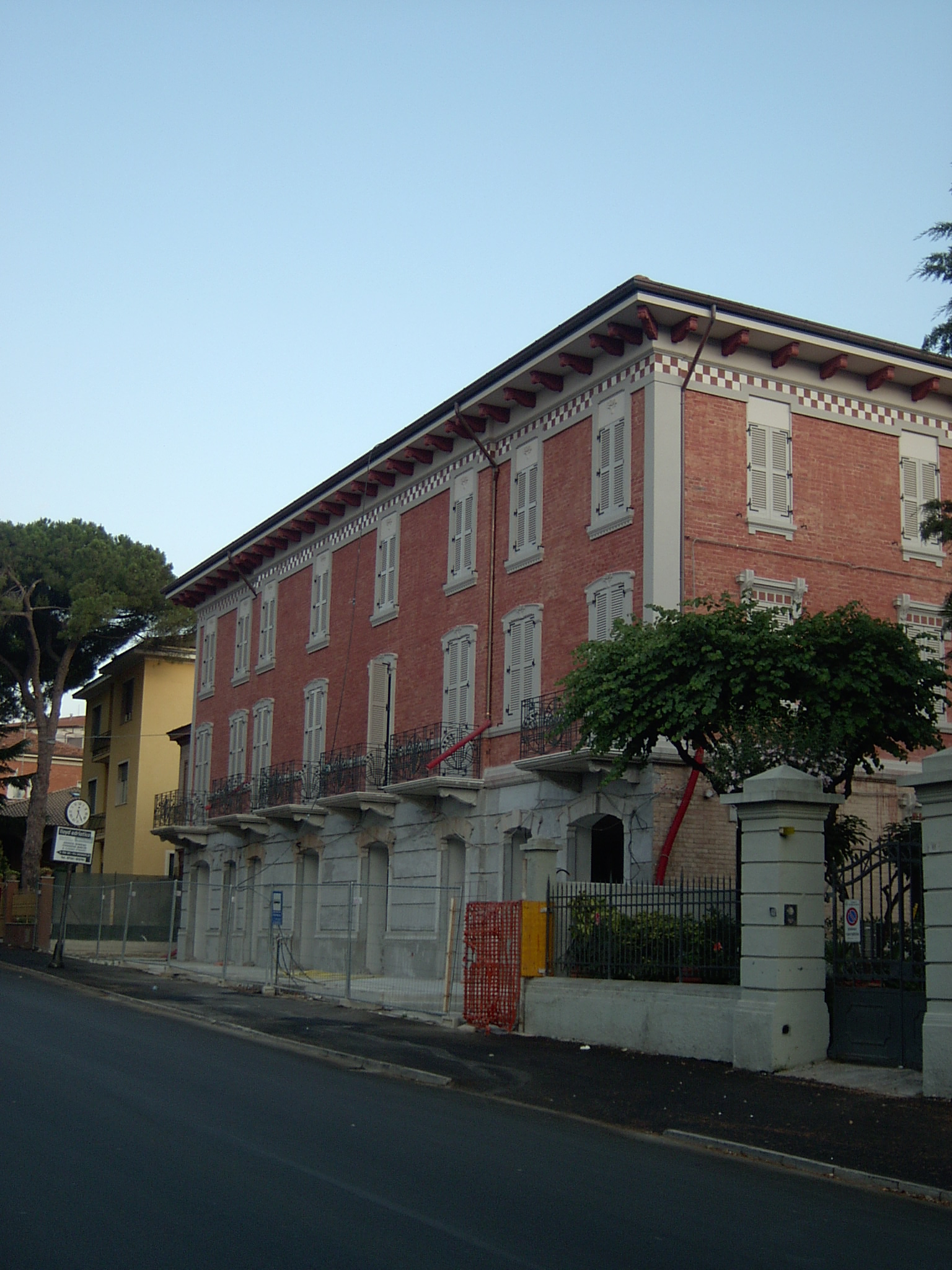 Palazzo di appartamenti in via Cecchetti (palazzo, di appartamenti) - Civitanova Marche (MC) 