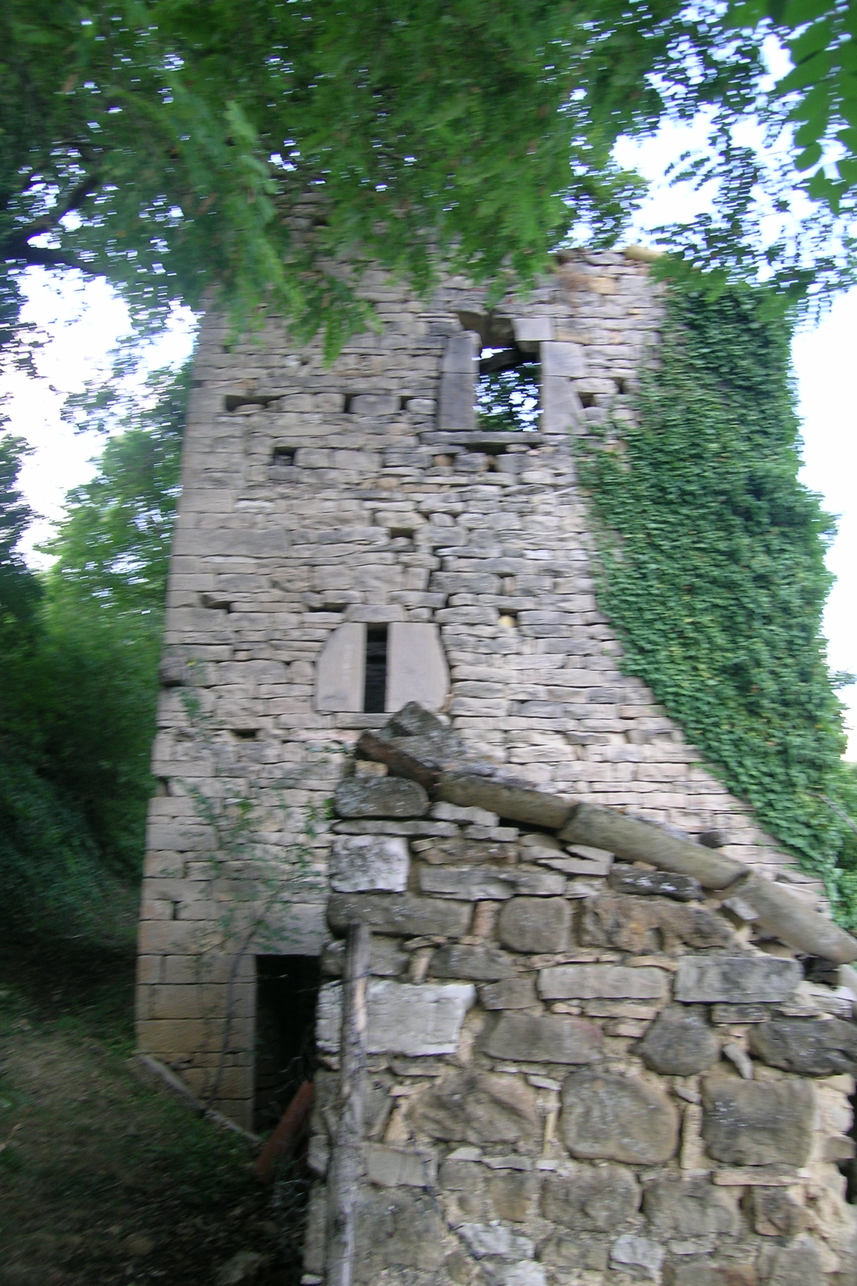 Casa-torre (casa-torre) - Fiordimonte (MC) 