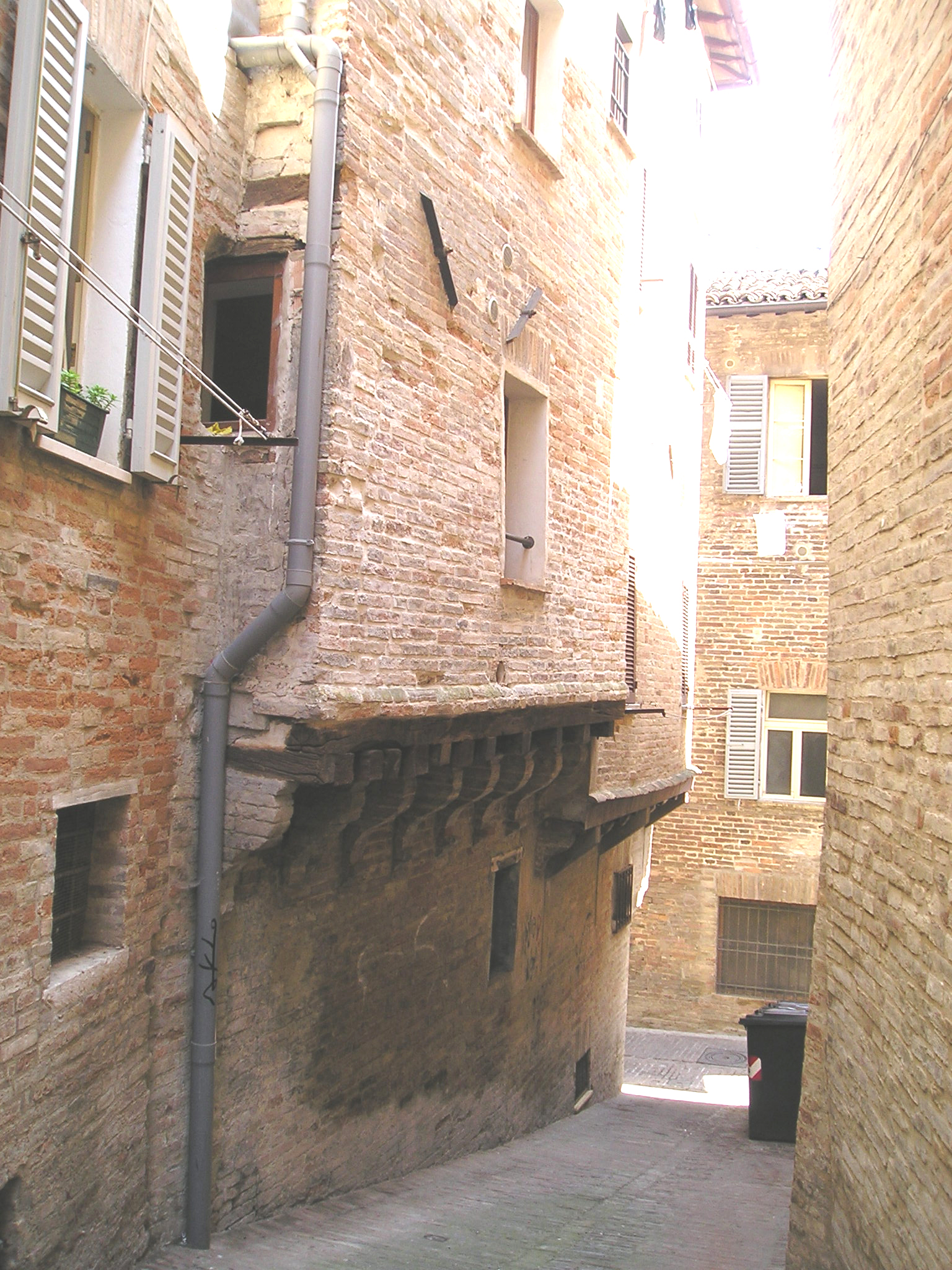 Palazzo di appartamenti (palazzo, di appartamenti) - Urbino (PU) 