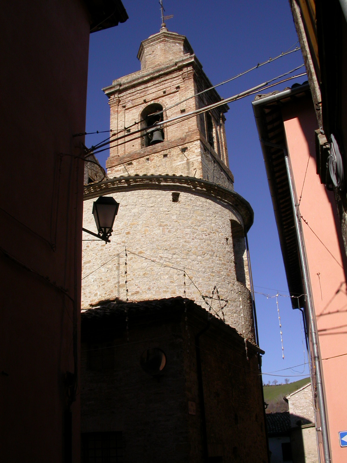 Campanile della Chiesa di S. Lorenzo (campanile) - Rotella (AP) 