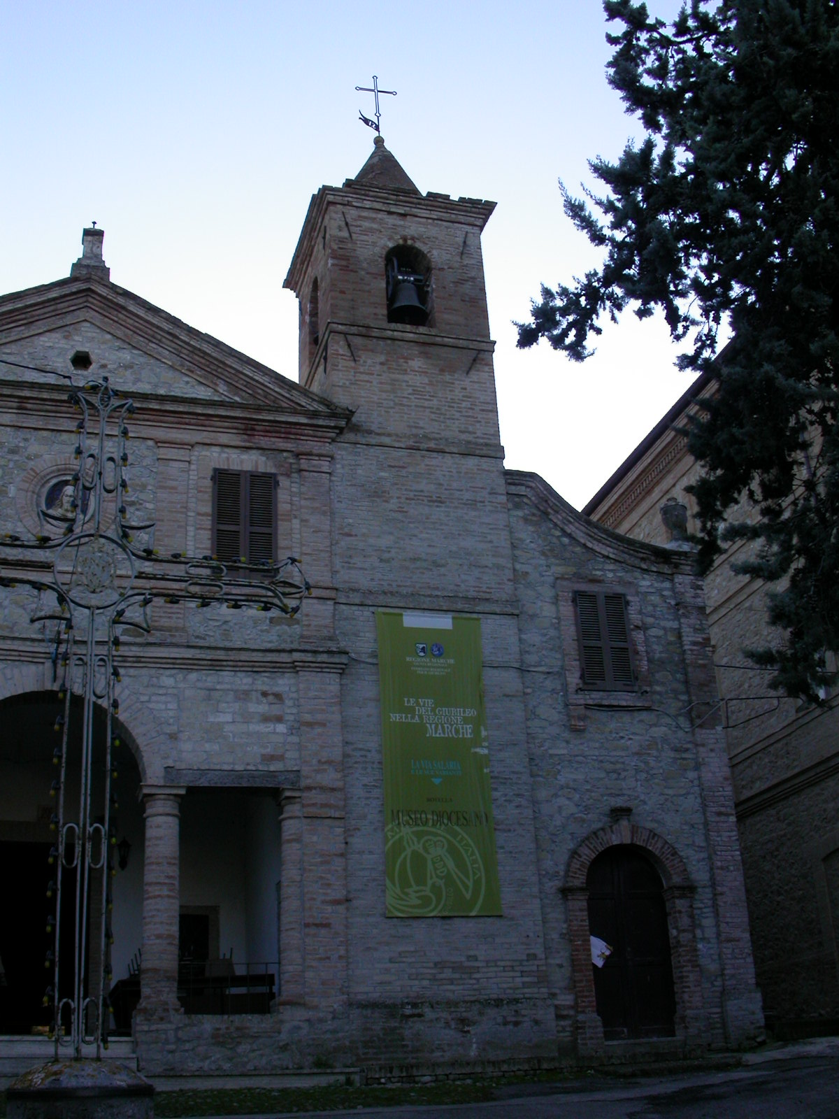 Campanili della Chiesa di S. Viviana (campanile) - Rotella (AP) 