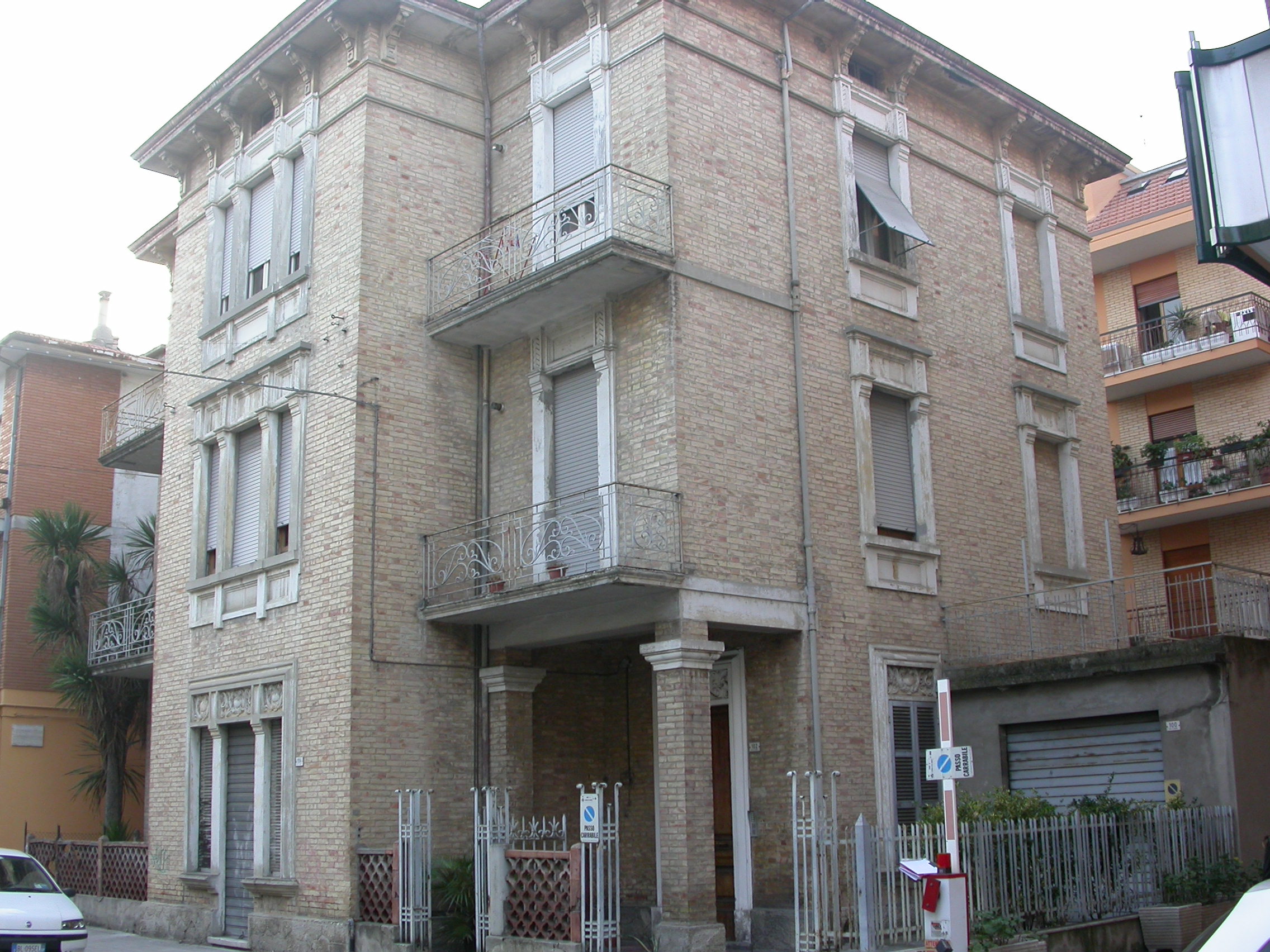 Palazzina in via Crispi (palazzetto, signorile) - San Benedetto del Tronto (AP) 