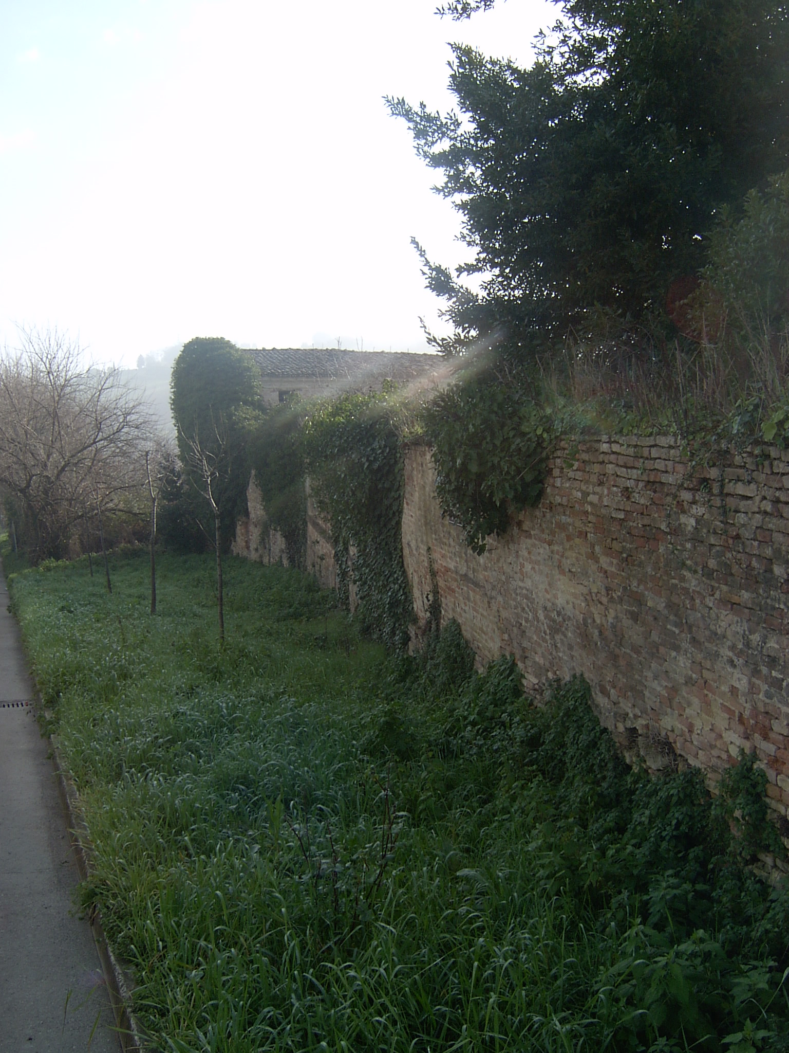 Muro del Giardino Compagnoni Marefoschi (muro, di recinzione) - Potenza Picena (MC) 