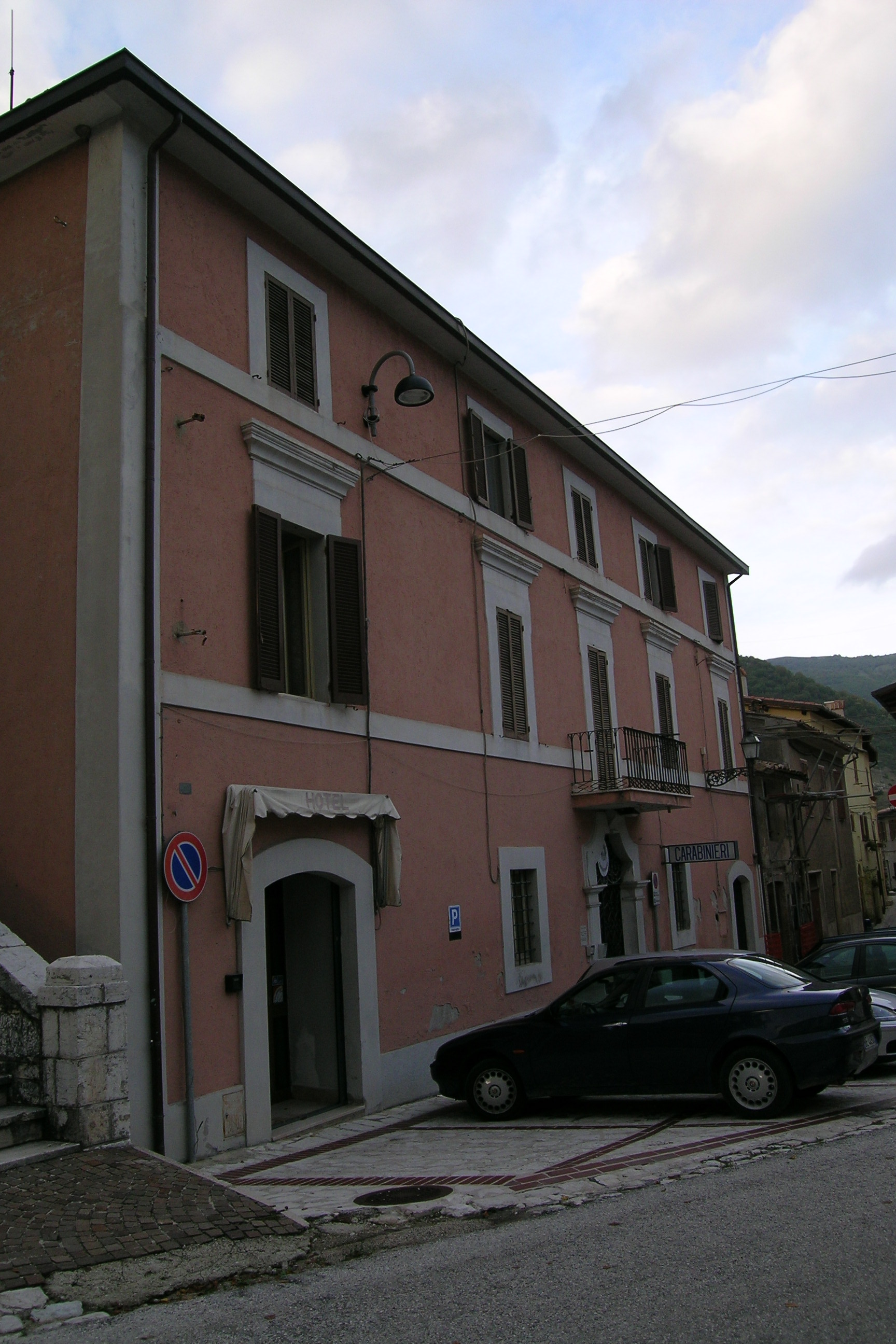 Caserma dei Carabinieri (palazzo, signorile) - Serravalle di Chienti (MC) 