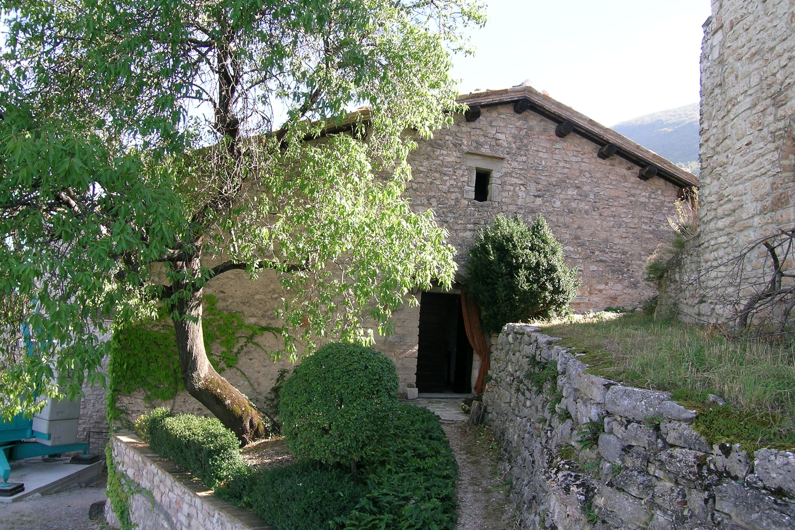 Casa Ragnata (casa isolata, isolata) - Caldarola (MC) 