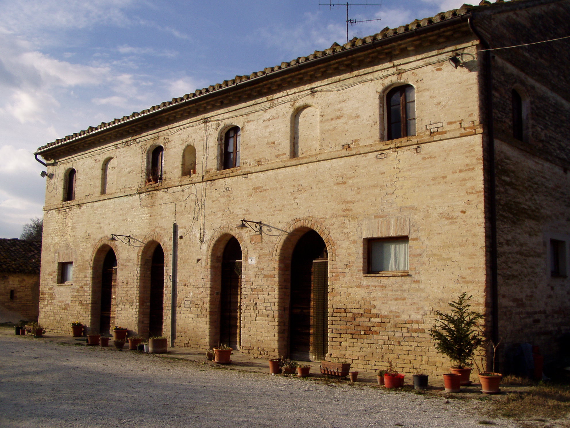 Casa colonica (casa colonica, marchigiana con scala interna) - Urbisaglia (MC) 