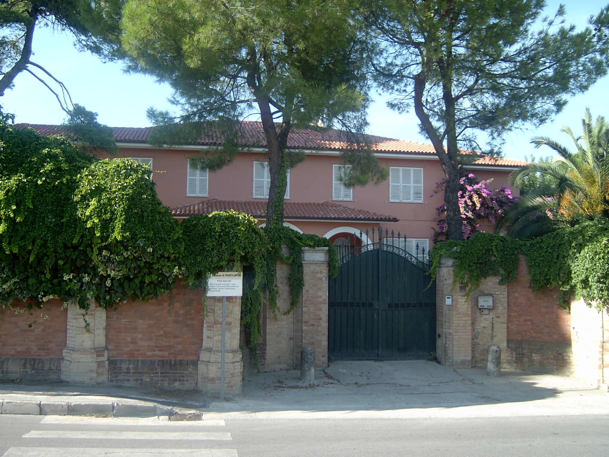 Villa Garulli (villa suburbana, signorile) - Montelupone (MC) 