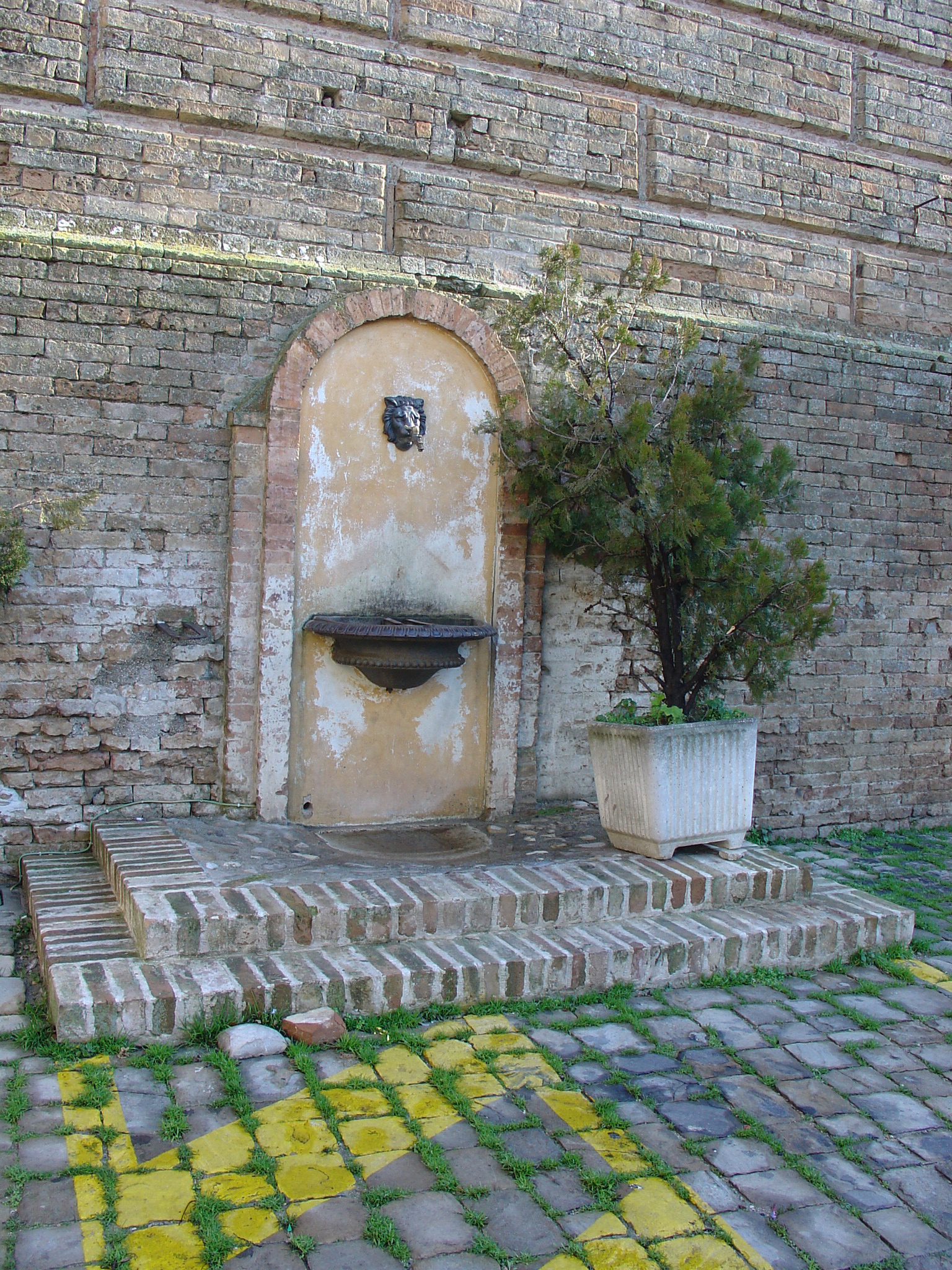 Fontana (fontana) - Petritoli (AP) 